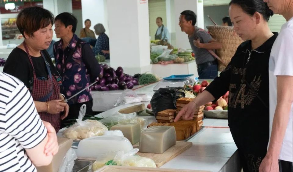 占地5000㎡！盐亭县新城区的农贸市场已开门营业啦～