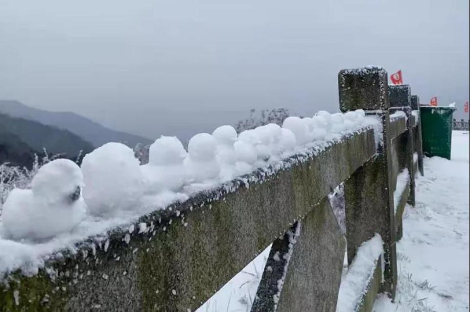 好大的雪！平武今天的雪景美翻了！“冰雪模式”正式开启！